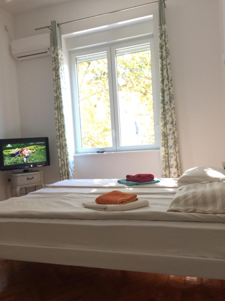 Cricket Park Hostel Belgrad Exterior foto